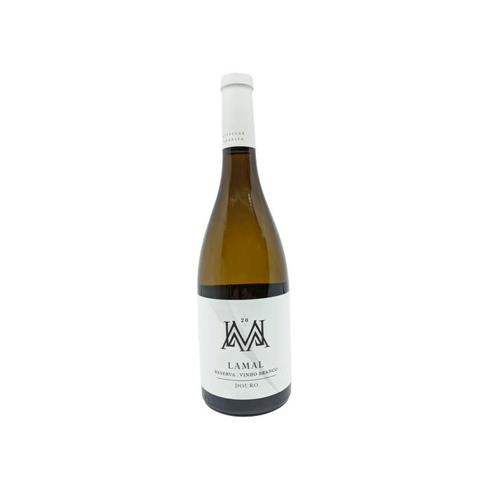 Taça de vinho branco Quinta do Lamal Reserva Branco, garrafa de vinho branco de 2020, destaque na imagem.