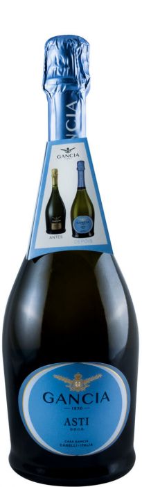 Taça com Espumante Asti Gancia Doce, espumante da Casa Gancia, com borbulhas e coloração dourada.