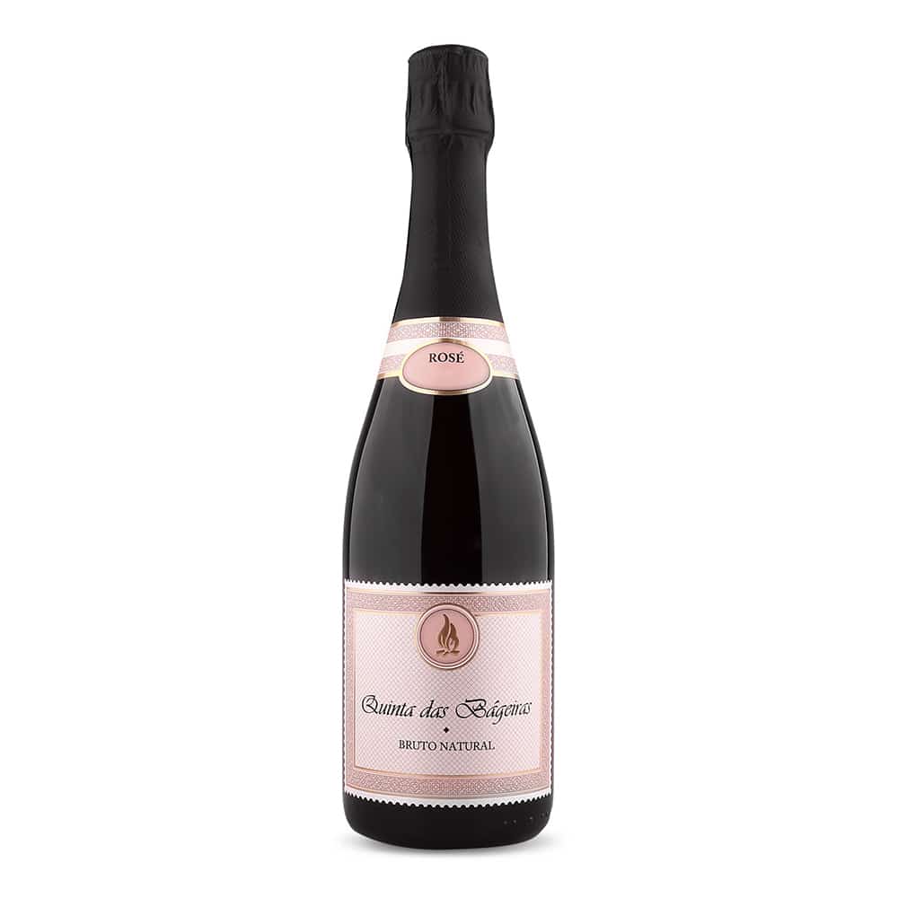 Espumante Quinta das Bágeiras Bruto Natural Rosé, garrafa com rótulo, destaque para a cor rosada e detalhes da embalagem.