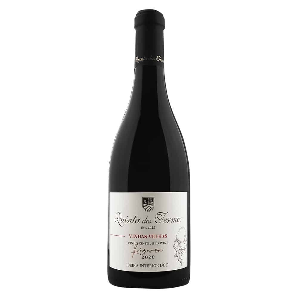 Vinho Quinta dos Termos Vinhas Velhas Reserva 2020 em garrafa, destaque para rótulo e detalhes do vinho tinto português