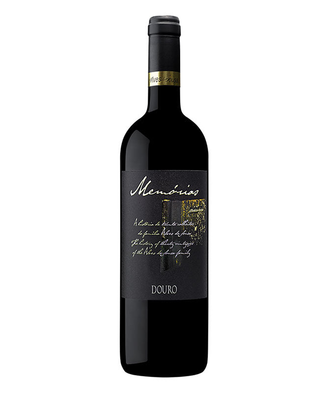 Garrafas de vinho Alves de Sousa, marca Alves de Sousa, apresentadas em uma imagem com rótulos detalhados.