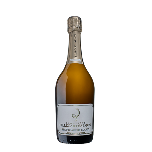 Taça de champagne Billecart Salmon Blanc Blanc com garrafa de champagne Billecart Salmon sobre fundo branco