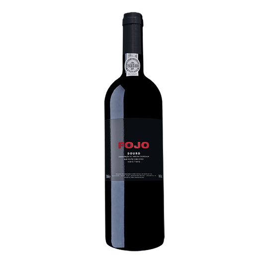 Vinho Quinta do Fojo 2013, garrafa de vinho tinto, rótulo com detalhes e cores elegantes, na imagem em fundo neutro.