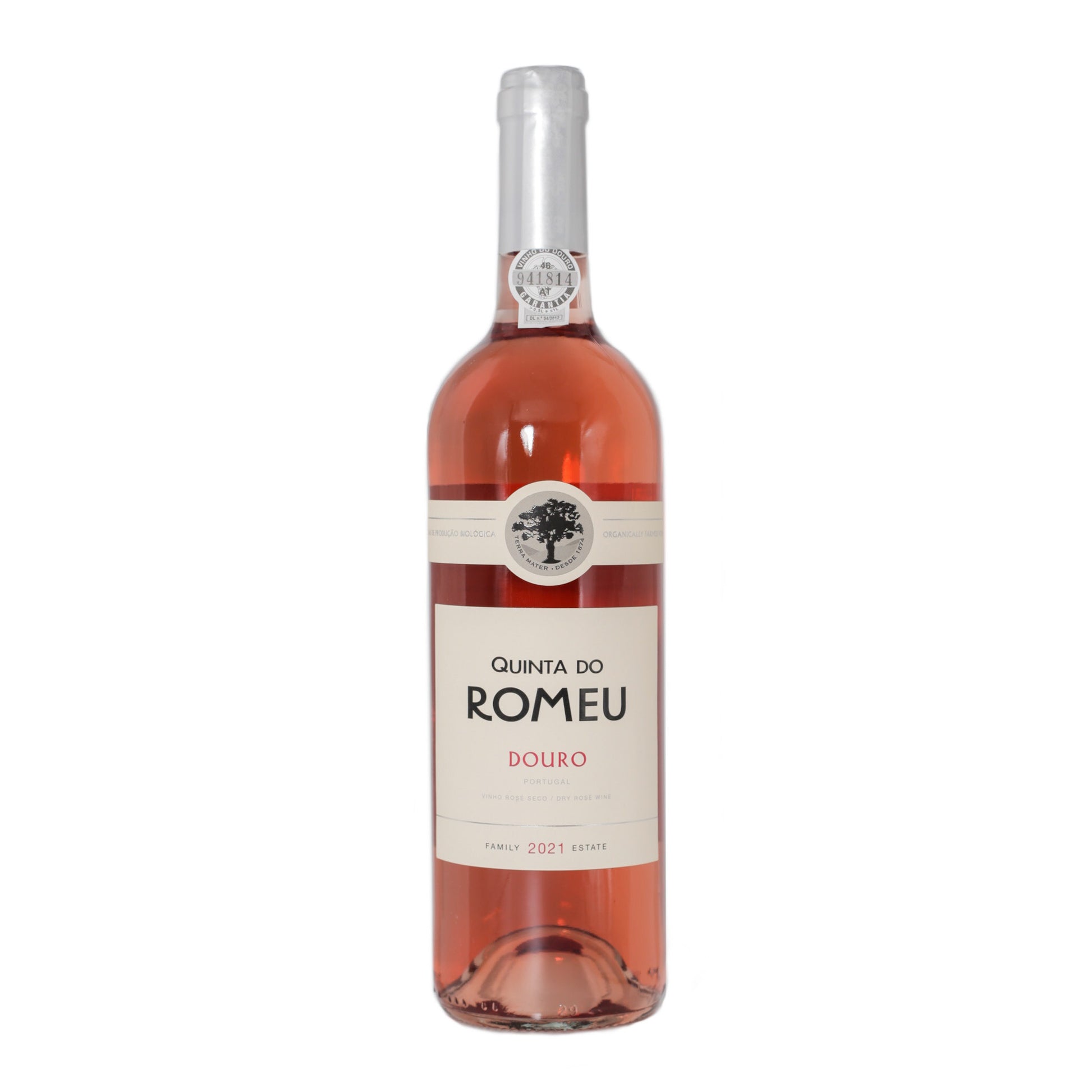 Taça de vinho rosé Quinta do Romeu com garrafa de vinho rosé Quinta do Romeu na mesa.