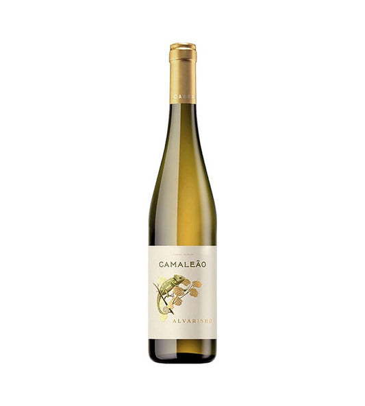 Camaleão Alvarinho Vinho Verde da Garrafeira, garrafa de vinho branco com rótulo elegante e detalhes coloridos.
