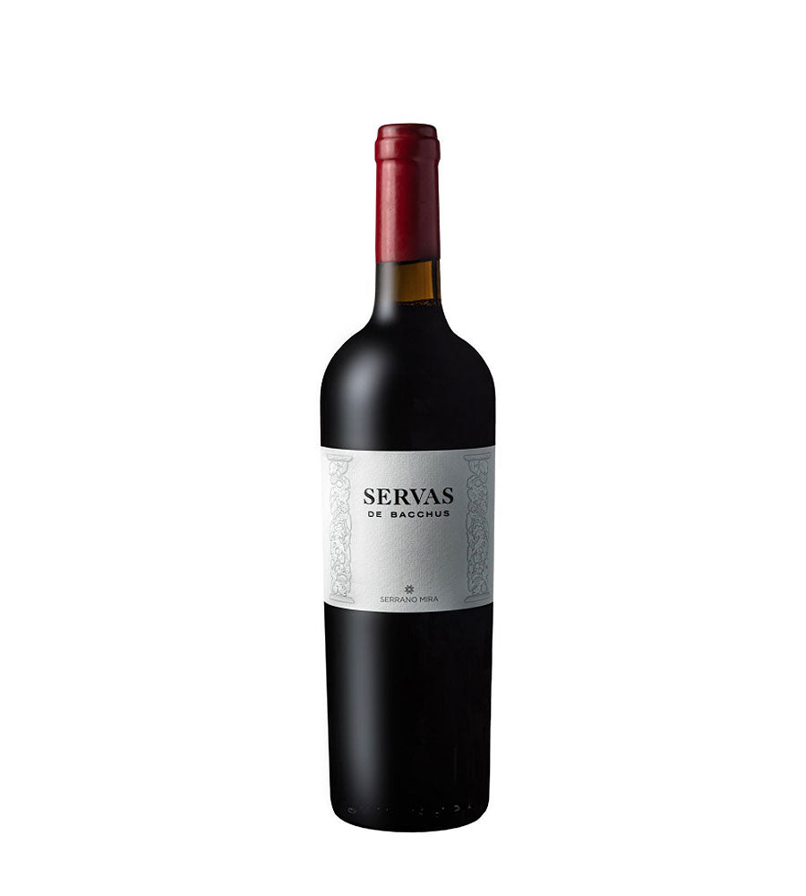 Garrafas de vinho Herdade das Servas Bacchus, rótulos elegantes em uma mesa de degustação de vinhos.