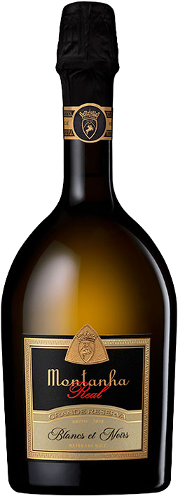 Espumante Montanha Blanc de Noirs Bruto da Caves da Montanha com garrafa elegante e rótulo, pronto para celebração.