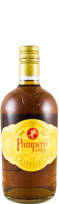 Garrafa de destilados Pampero Special da Industrias Pampero, bebida alcoólica em embalagem de vidro com rótulo colorido.