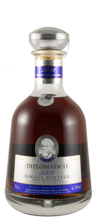 Cachaça Diplomatico Single Vintage em garrafa de vidro, destaque para rótulo e detalhes do destilado.