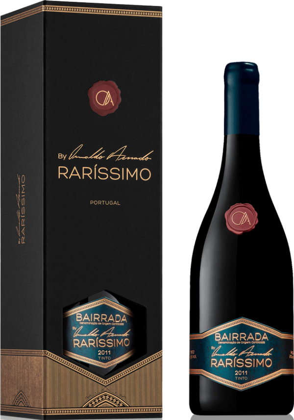 Vinho tinto Bairrada Rarissimo Rarissimo 2011, garrafa de vidro com rótulo detalhado, perto de taças de vinho.