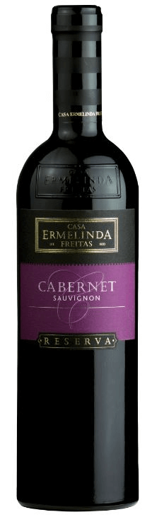 Vinho tinto Casa Ermelinda Freitas Cabernet Sauvignon, garrafa de 2022, com rótulo elegante e rótulo da marca Ermelinda Freitas.