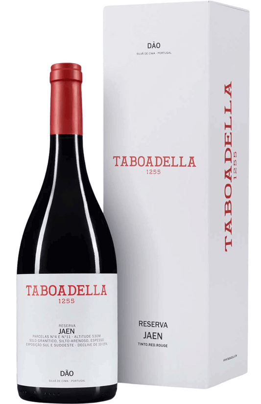 Vista da garrafa de vinho Taboadella Jaen Magnum Reserva Tinto 2020 em grande formato, com rótulo detalhado e cápsula dourada.