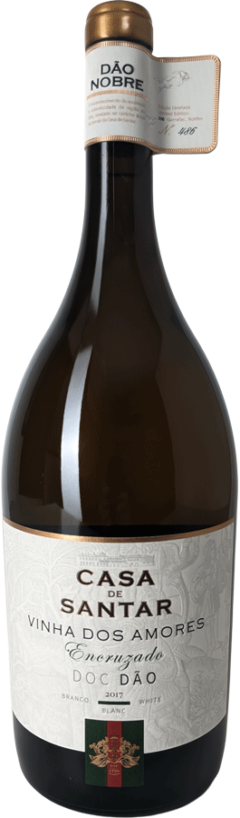 Taça de vinho Encruzado Nobre Santar Magnum da Global Wines, destaque para garrafa grande de vinho branco em ambiente elegante.