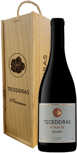 Vinho tinto Quinta das Tecedeiras Único Magnum 2018, garrafa de vinho com rótulo e tampa na imagem.