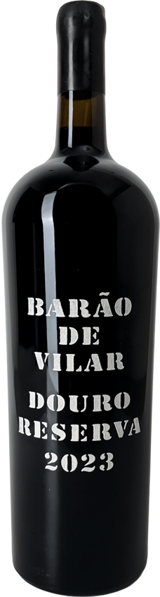 Taça de vinho tinto Barão de Vilar Reserva Magnum em grande formato, produzido pela Van Zeller, com rótulo visível.