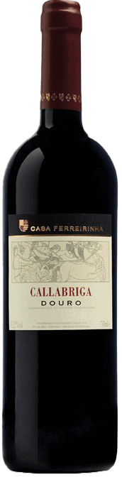 Vinho tinto Callabriga Sogrape 2022, garrafa de vinho com rótulo elegante, destacando-se na imagem.