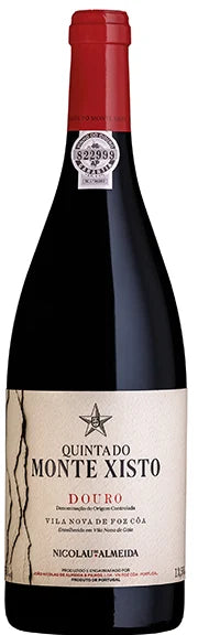 Vinho tinto Quinta do Monte Xisto 2021 da marca Monte Xisto, garrafa de vinho com rótulo detalhado e tampa dourada.