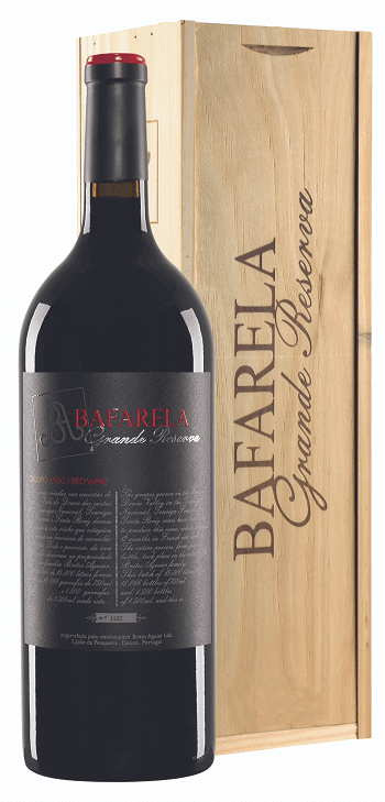 Garrafas de vinho Bafarela Grande Reserva Tinto em formato de 3 litros, destaque para o rótulo e garrafas grandes.