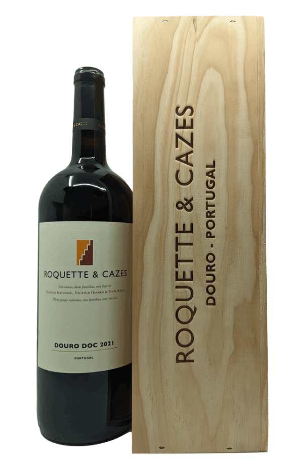 Garrafa de vinho tinto Quinta do Crasto Roquette & Cazes Magnum em grande formato, rótulo com detalhes do vinho de 2021