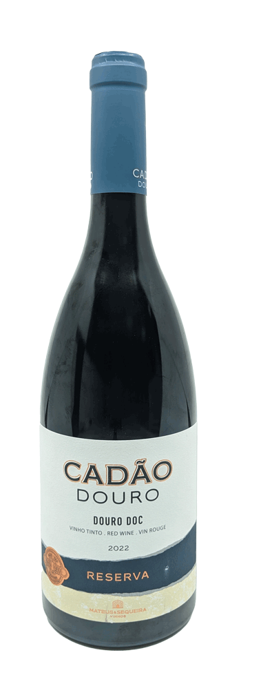 Taça de vinho tinto Cadão Reserva Tinto 2022, garrafa de vinho tinto de alta qualidade, destaque no produto.
