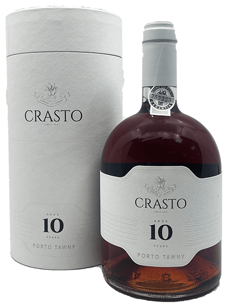 Taça de vinho do Porto Quinta do Crasto Tawny 10 Anos, bebida envelhecida com cor âmbar e aroma complexo.
