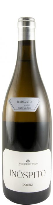 Vinho branco Inospito Rabigato da Geographic Wines Portugal, garrafa de vidro com rótulo elegante sobre mesa de madeira
