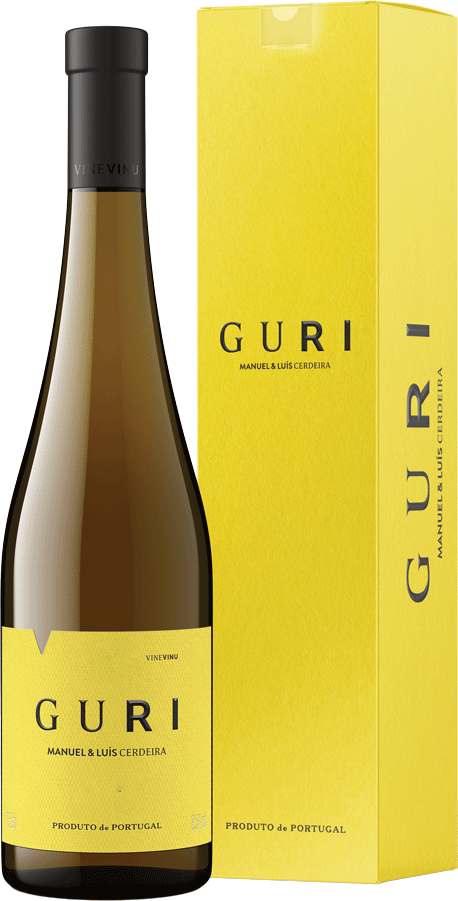 Taça de vinho verde Guri Gentil Branco da Luis Cerqueira, mostrada com garrafa de vinho na imagem.