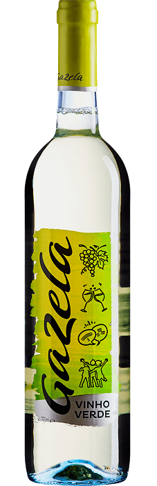 Taça de vinho verde Gazela Branco da Sogrape, com garrafa de vinho verde na imagem.