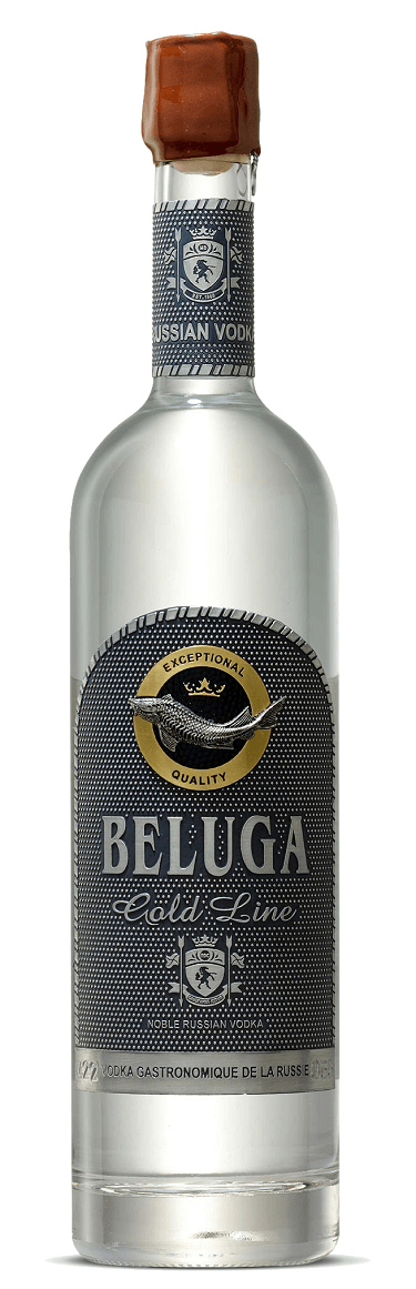 Garrafa de vodka Beluga Gold Line, destilado premium, com design elegante e rótulo dourado, em fundo neutro.