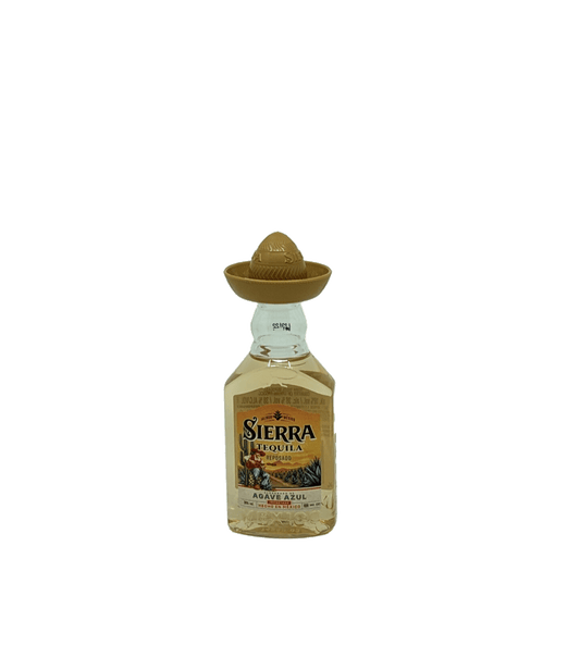 Miniatura de 5cl de Tequila Sierra Reposado, destilado de sabor suave e envelhecido, em embalagem pequena e elegante.