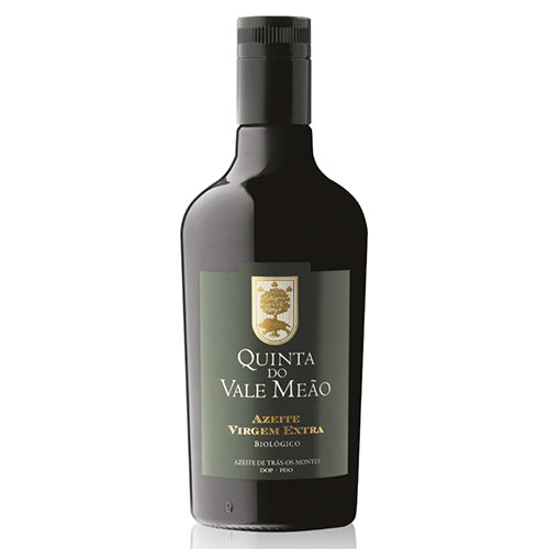 Azeite virgem extra biológico Quinta do Vale Meão em garrafa de 50cl, destaque para o rótulo e embalagem elegante.