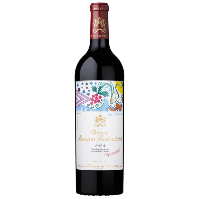 Taça de vinho tinto Château Mouton Rothschild 2023, botella de vinho do mundo, destaque para rótulo elegante e taça cheia.