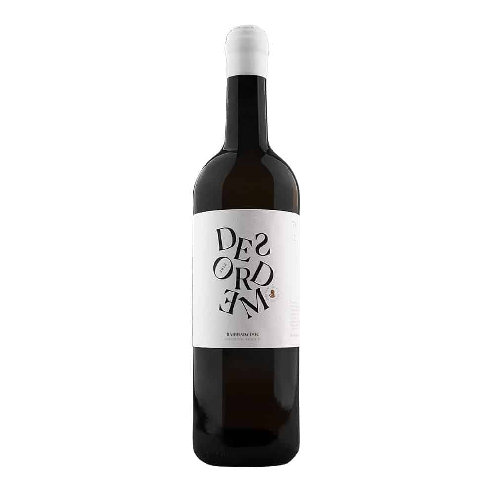 Vinho branco Desordem Branco Niepoort 2012 na garrafa, destaque para rótulo elegante e detalhes da embalagem.