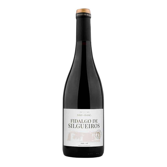 Taça de vinho tinto Fidalgo de Silgueiros, garrafa do vinho Fidalgo de Silgueiros Tinto 2020, com rótulo na imagem