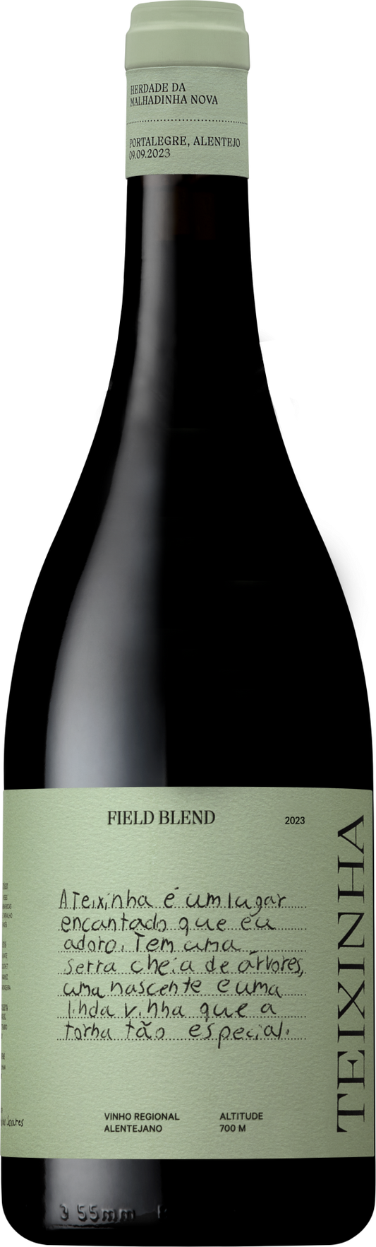Teixinha Branco Magnum da Herdade da Malhadinha em grande formato, com garrafa de vinho branco brilhante e rótulo visível.