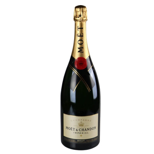 Garrafa de champagne Moet & Chandon Imperial Magnum, tamanho grande, com rótulo dourado e garrafa elegante.