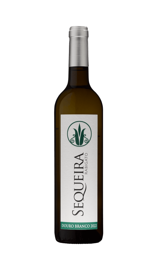 Vinho branco Quinta Sequeira Rabigato 2022 da Quinta da Sequeira, garrafa de vinho de produção portuguesa.