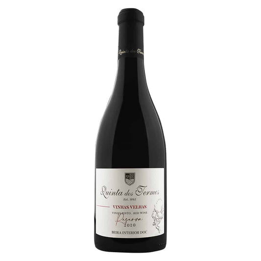 Vinho Quinta dos Termos Vinhas Velhas Reserva 2020 em garrafa, destaque para rótulo e detalhes do vinho tinto português