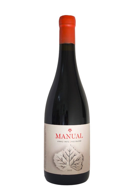 Vinho tinto Manual Field Blend Tinto da marca Manual Wines, garrafa de vinho com rótulo detalhado sobre a produção.