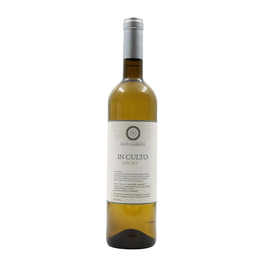 Taça de vinho branco in Culto Branco, produzido pela Casa Agrícola Pinto Barbosa, com destaque na garrafa e rótulo.