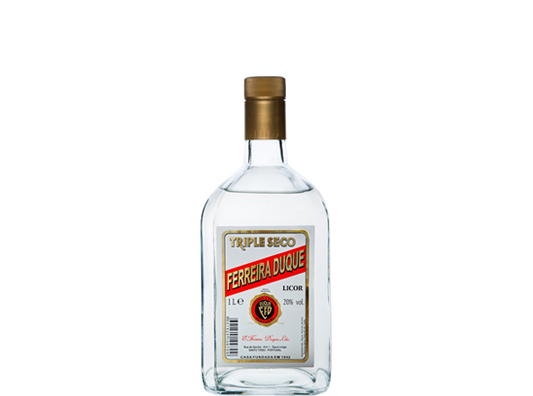 Licor Ferreira Duque Triplo Seco em garrafa, com rótulo elegante e transparente, destaque para a bebida dourada no copo.
