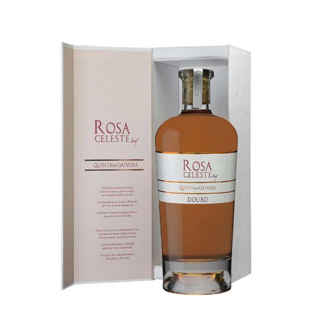 Garrafas de vinho Quinta da Gaivosa Rosa Celeste Rosé da marca Alves de Sousa, com rótulo rosa claro, na garrafeira.