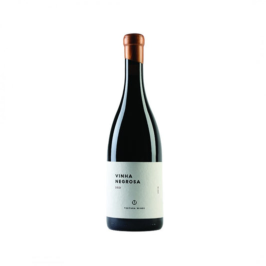 Vinho Tinto Vinha Negrosa 2020 da Marcelo Wines, garrafa com rótulo elegante, destacado em fundo neutro.